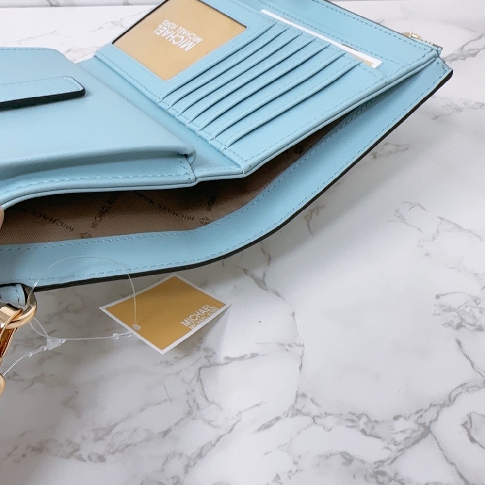 Michael Kors double zip wallet - Picture 8 of 8